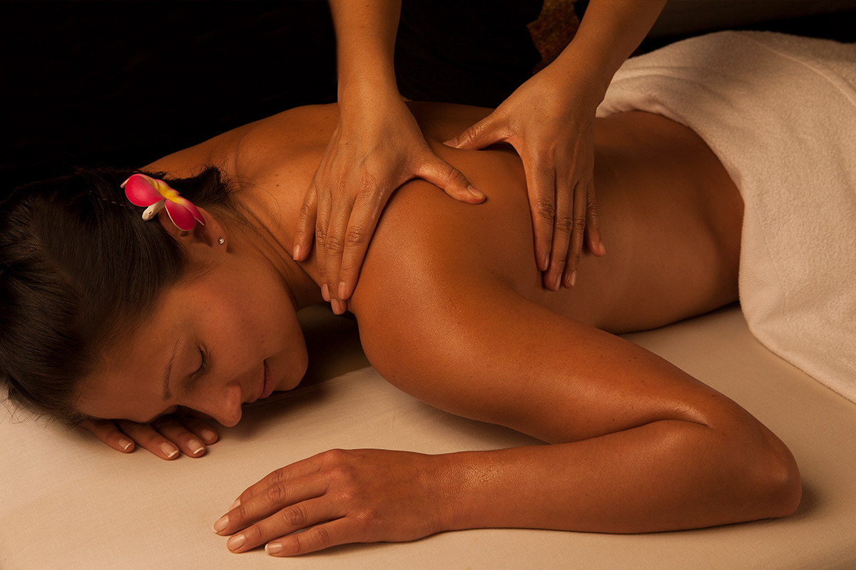 Nude massage   Ecuador