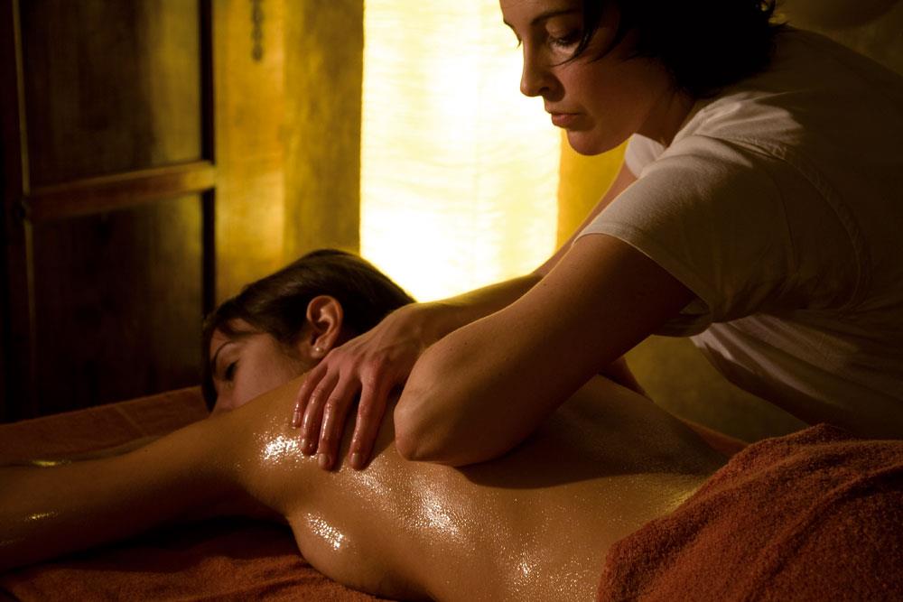 Erotic massage in Poitiers, France 